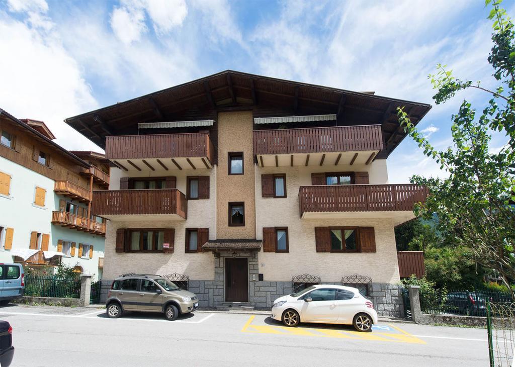 Residence Alpen Casavacanze Pinzolo Ngoại thất bức ảnh